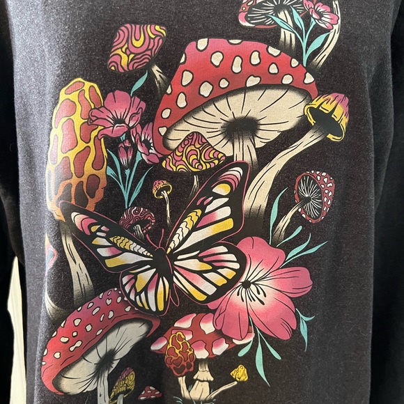 Torrid Size 1 Mushroom graphic crew neck Charcoal sweatshirt roomy and soft - Picture 4 of 5
